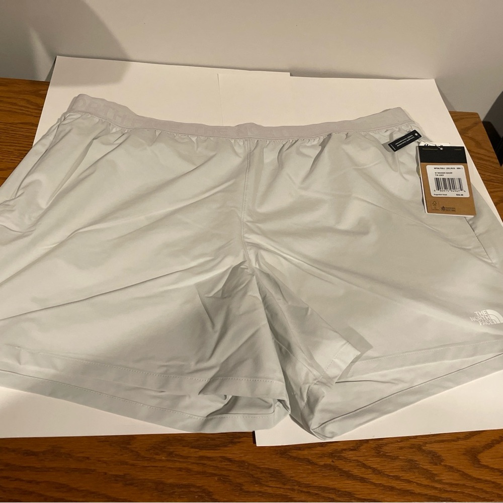 The North Face Tin Gray Active Wander Shorts size XXL Reg